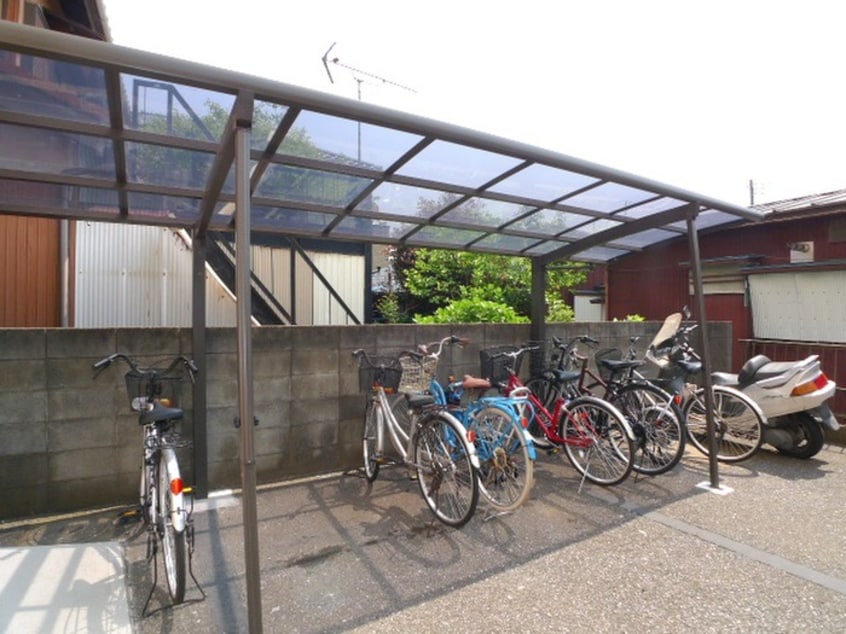 駐輪場 メゾン豊田