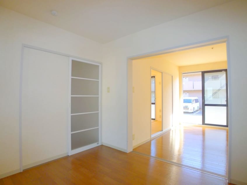 内観写真 ヤシャルゆりのき