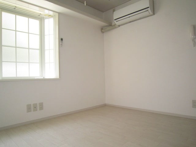 居室 リバ－サイド亀有