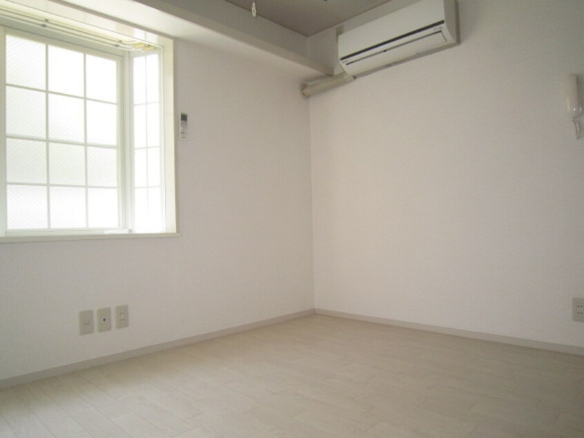 居室 リバ－サイド亀有