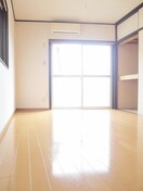 居室 イズミハイツ