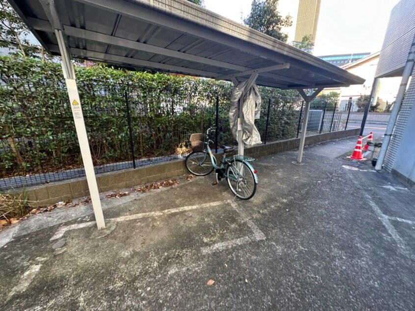 駐輪場 よしみハウジングビル