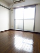 居室 よしみハウジングビル