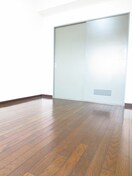 居室 よしみハウジングビル