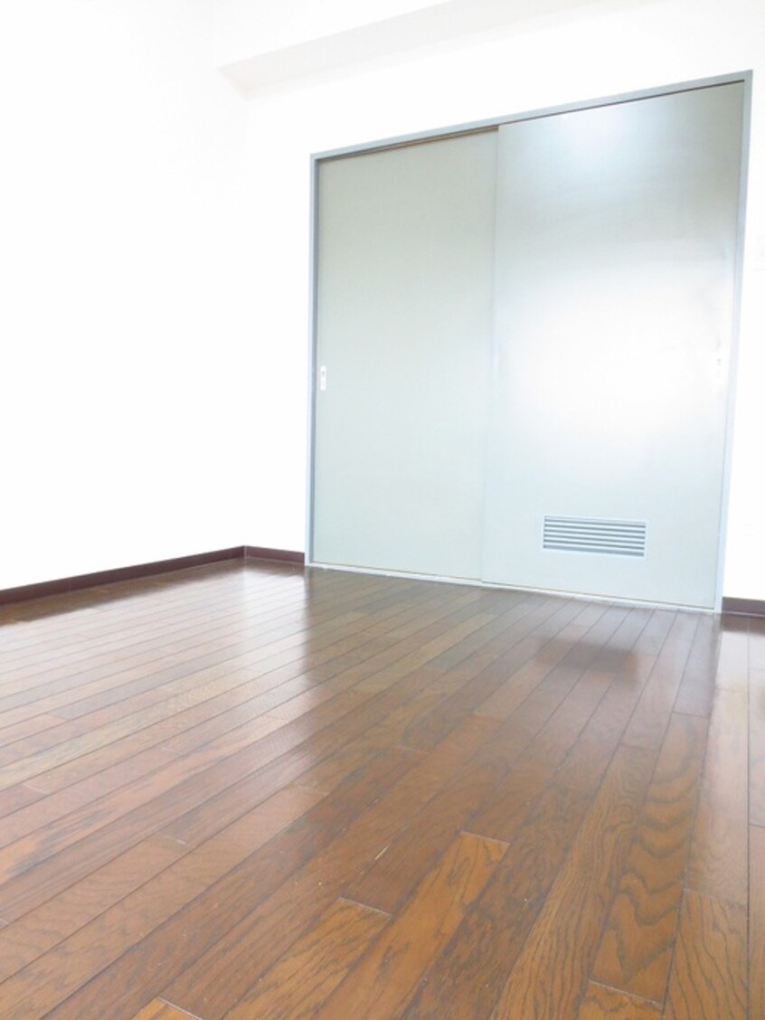 居室 よしみハウジングビル