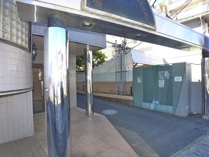 エントランス部分 シャイネン市川