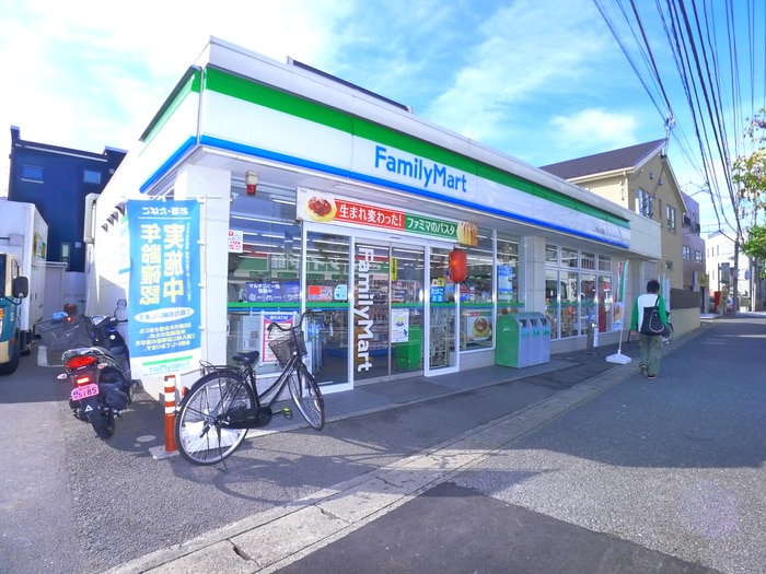 ファミリーマート(コンビニ)まで329m シャイネン市川