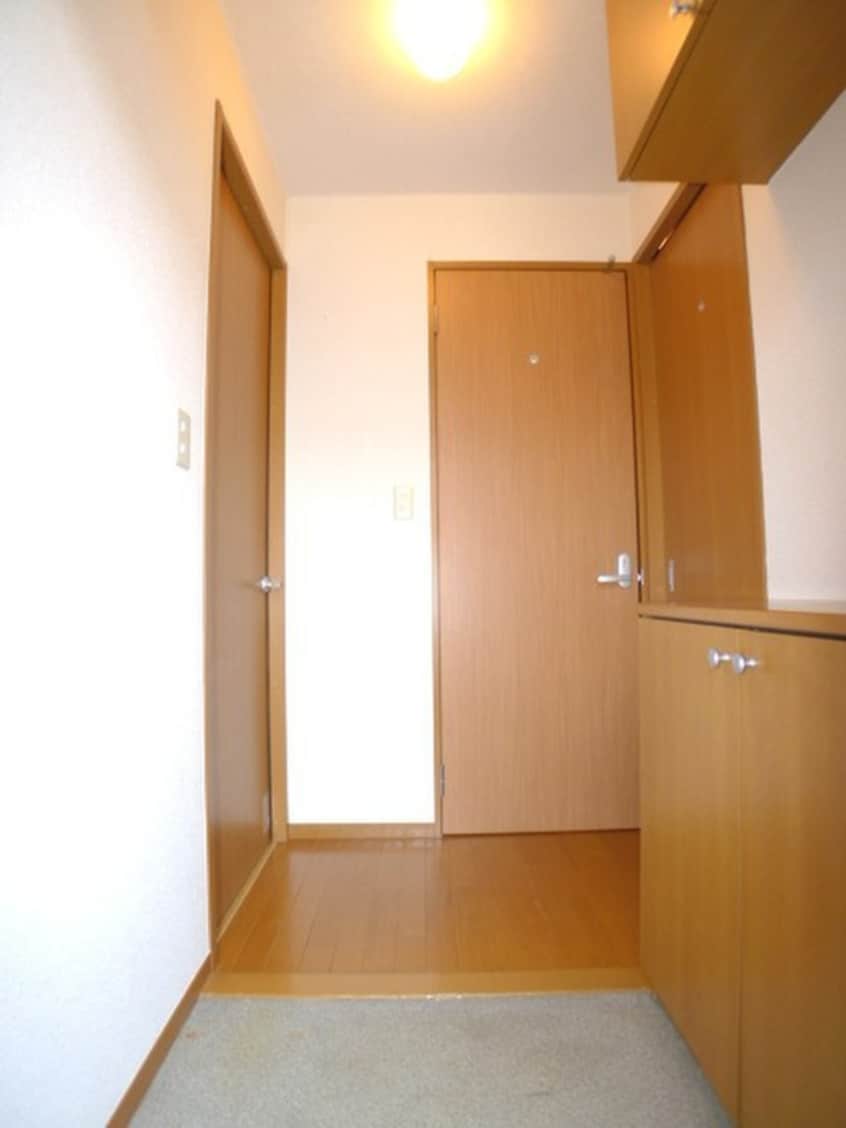 玄関 メゾン・ルミエ－ル