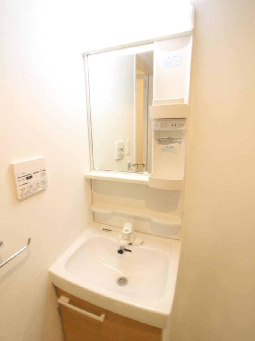 洗面 LEGALAND Oimachi west