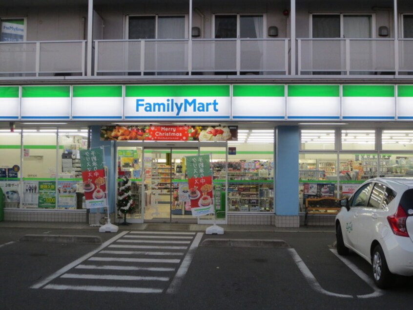 ファミリーマート登戸小学校前店(コンビニ)まで219m ハイテック新千葉