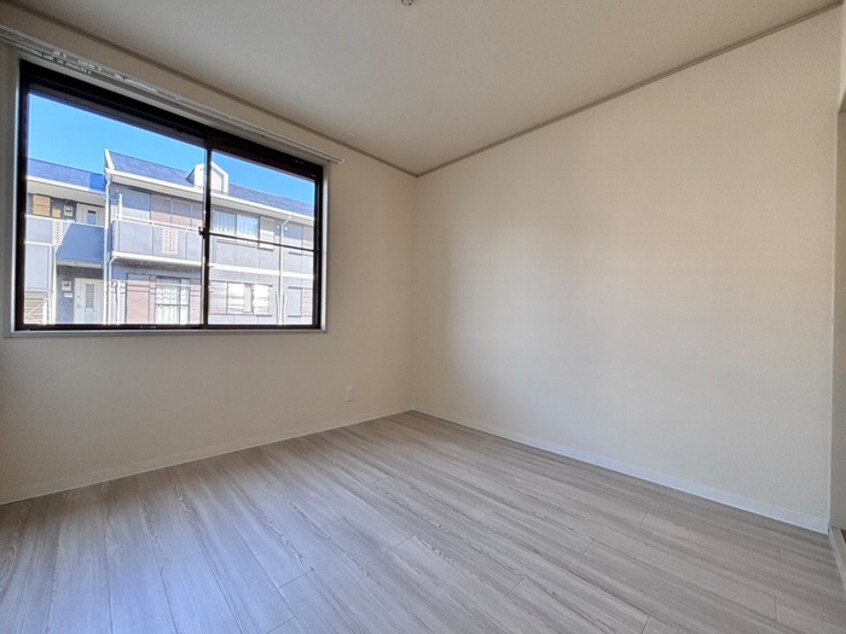 居室 ＴＲＡＤサンリバ－Ａ