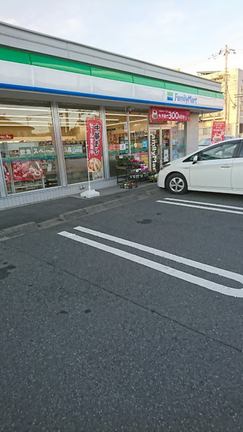 ファミリーマート　羽村駅前中央通り店(コンビニ)まで376m ウィンディ