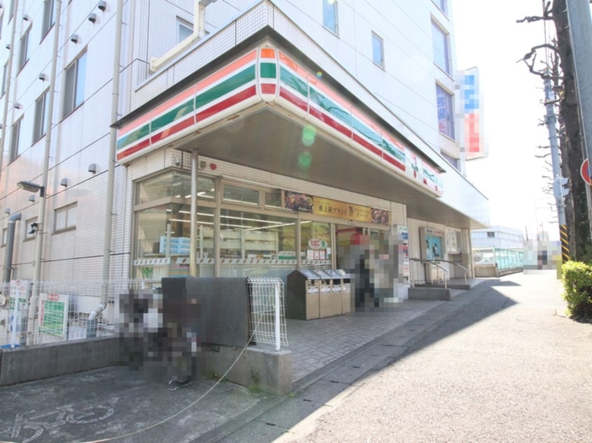 セブンイレブン横浜美しが丘西3丁目店(コンビニ)まで338m カエデハウスＢ