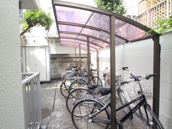 駐輪場 モナ－クマンション桜上水