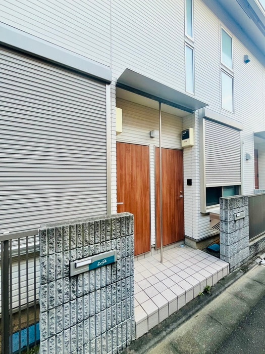 エントランス部分 ホワイトコ－ト下板橋