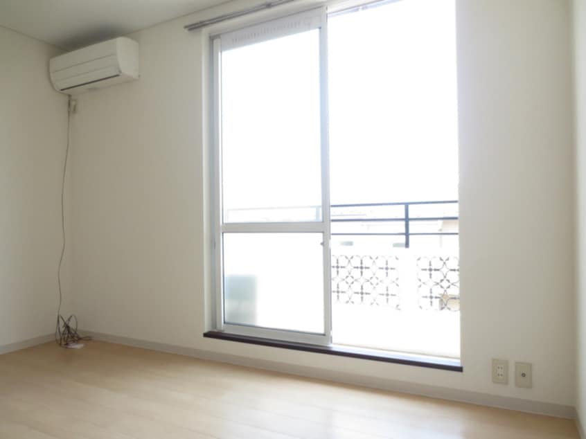 居室 シャトル中山