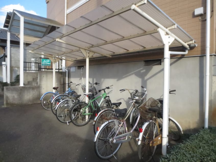 駐輪場 シャトル中山