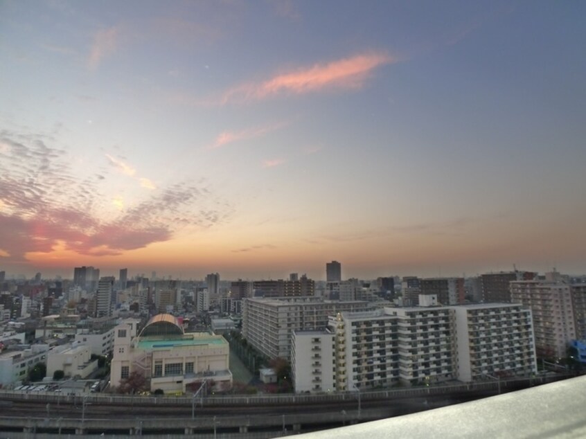 室内からの展望 ﾛｲﾔﾙﾊﾟｰｸｽﾀﾜｰ南千住