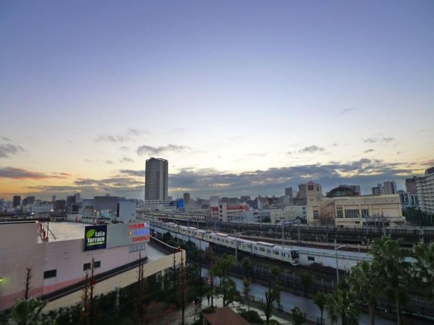 室内からの展望 ﾛｲﾔﾙﾊﾟｰｸｽﾀﾜｰ南千住
