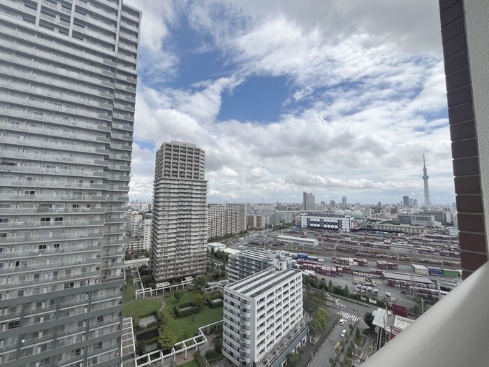 室内からの展望 ﾛｲﾔﾙﾊﾟｰｸｽﾀﾜｰ南千住