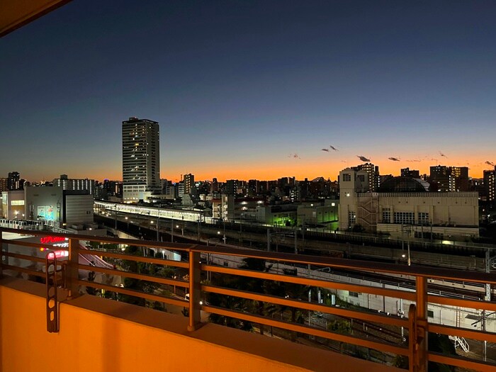 室内からの展望 ﾛｲﾔﾙﾊﾟｰｸｽﾀﾜｰ南千住