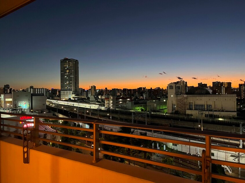 室内からの展望 ﾛｲﾔﾙﾊﾟｰｸｽﾀﾜｰ南千住