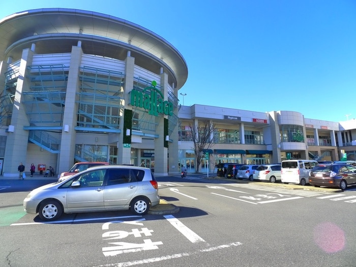 モラージュ(ショッピングセンター/アウトレットモール)まで1500m ローズガーデン　Ｂ