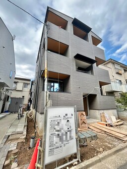 建築中