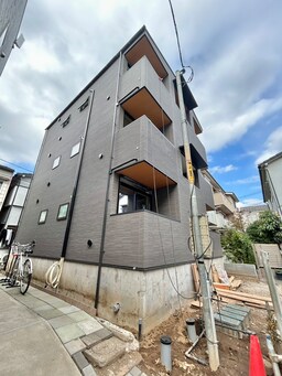 建築中