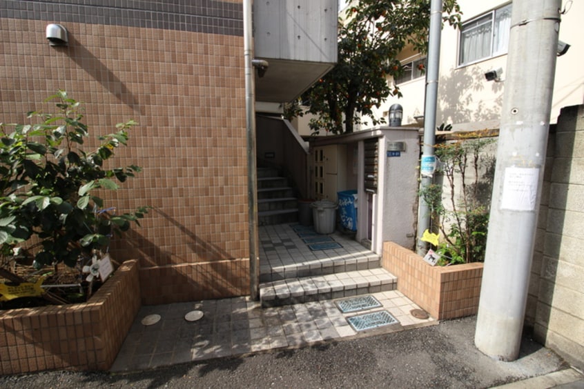 エントランス部分 ヒットビット新宿