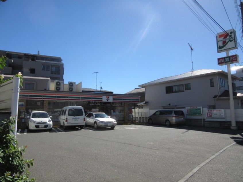 セブンイレブン(コンビニ)まで200m パレス木の間