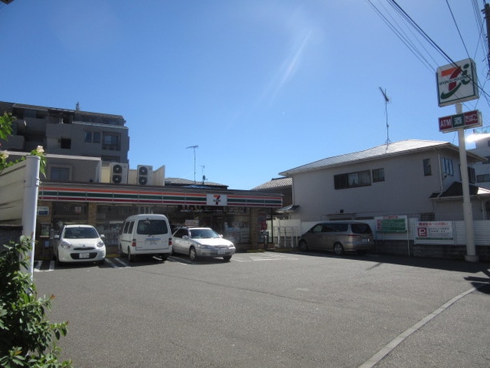 セブンイレブン(コンビニ)まで200m パレス木の間
