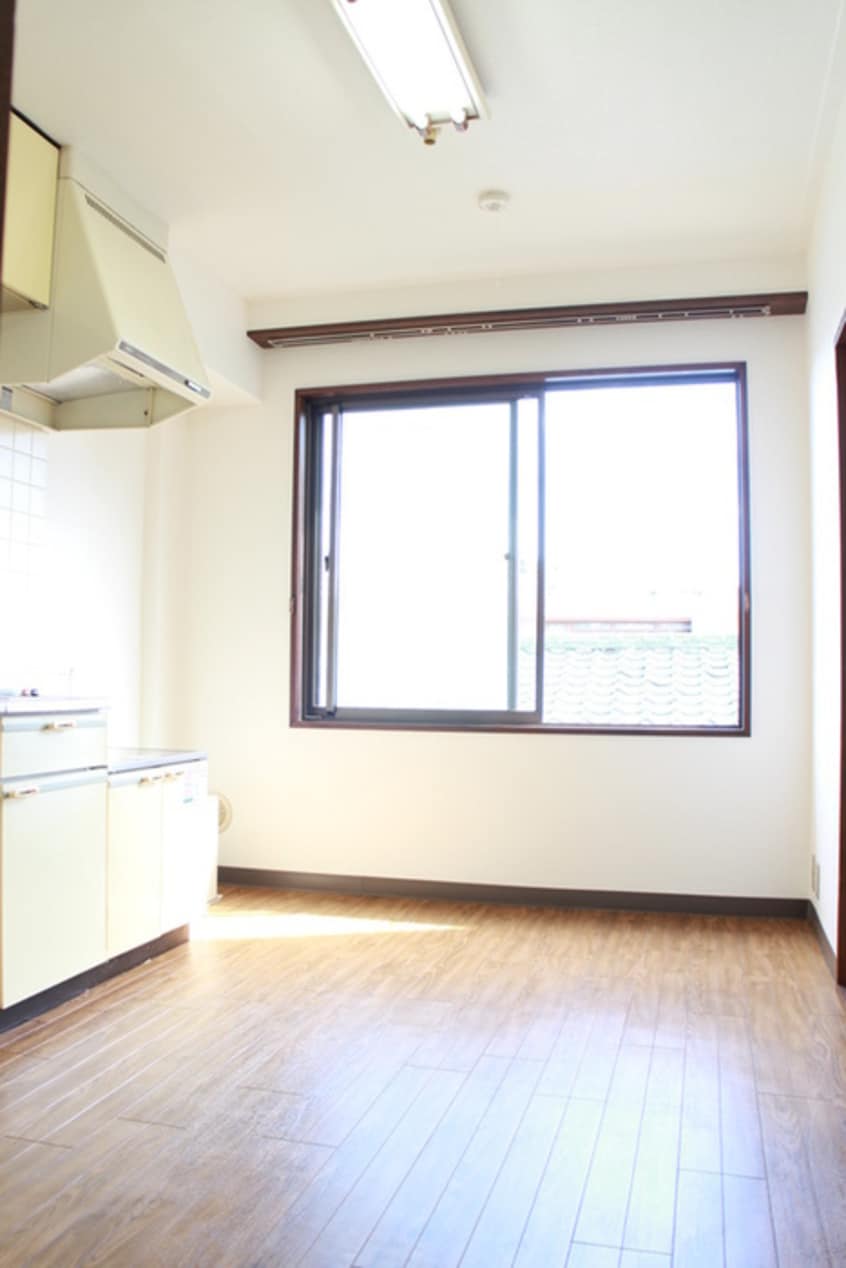 キッチン ラ メ－ゾン デ フル－ル