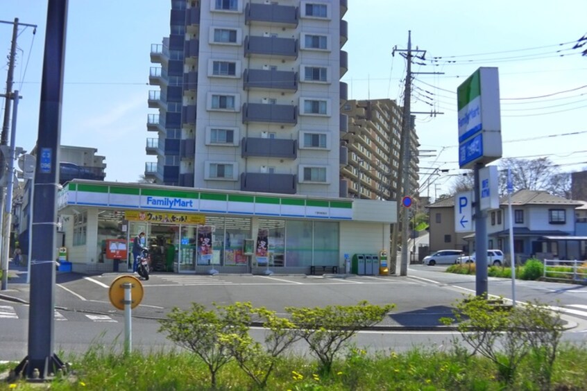 ファミリーマート(コンビニ)まで252m セミカ千葉寺