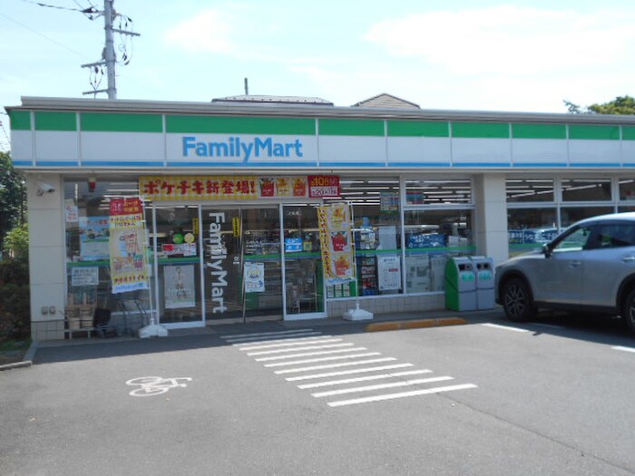 ファミリーマート(コンビニ)まで1100m コ－ポソアラ