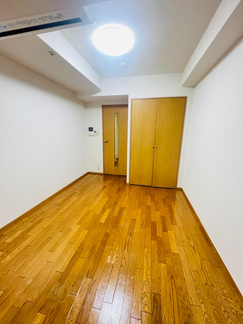 居室 モアクレスト築地(206)