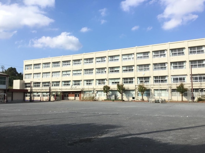 川井小学校(小学校)まで700m ボナ－ル A