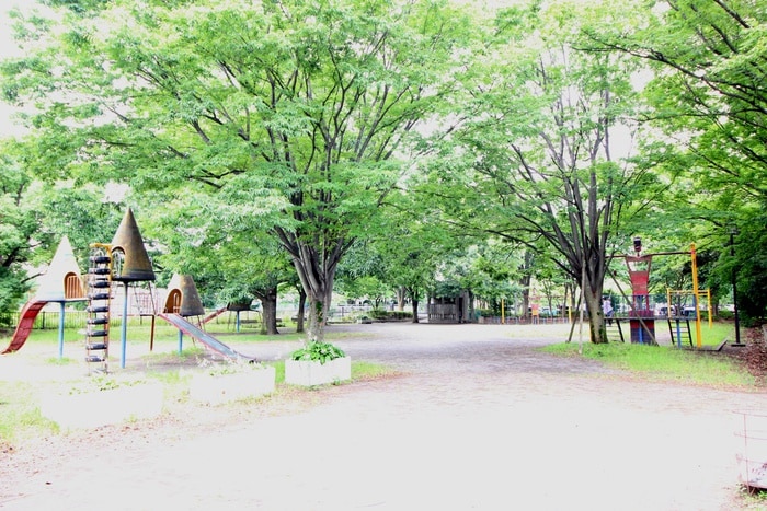 出羽公園(公園)まで500m サンパティーク
