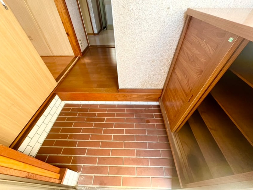 玄関 中沢町テラスハウスD棟