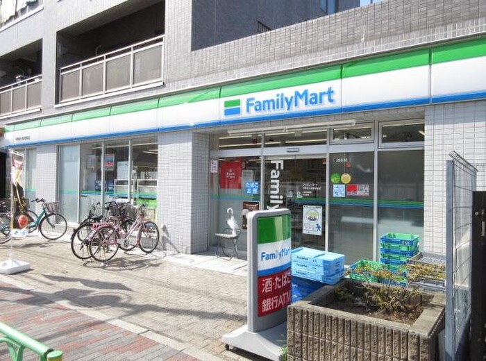 ファミリーマート 中野富士見町駅前店(コンビニ)まで67m 第２丸忠ビル