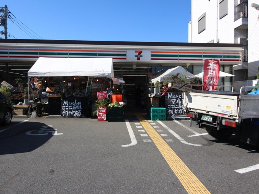 セブンイレブン世田谷弦巻1丁目店(コンビニ)まで60m コイカー世田谷