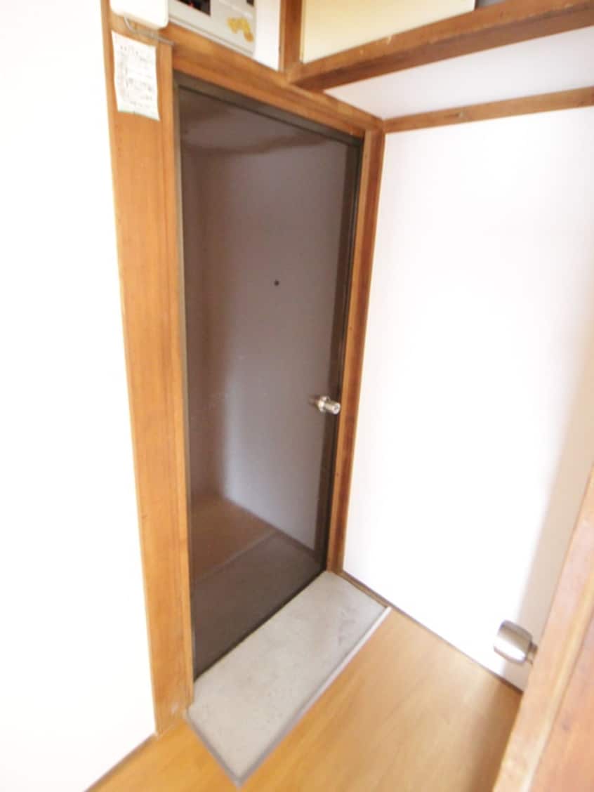 玄関 たま江荘