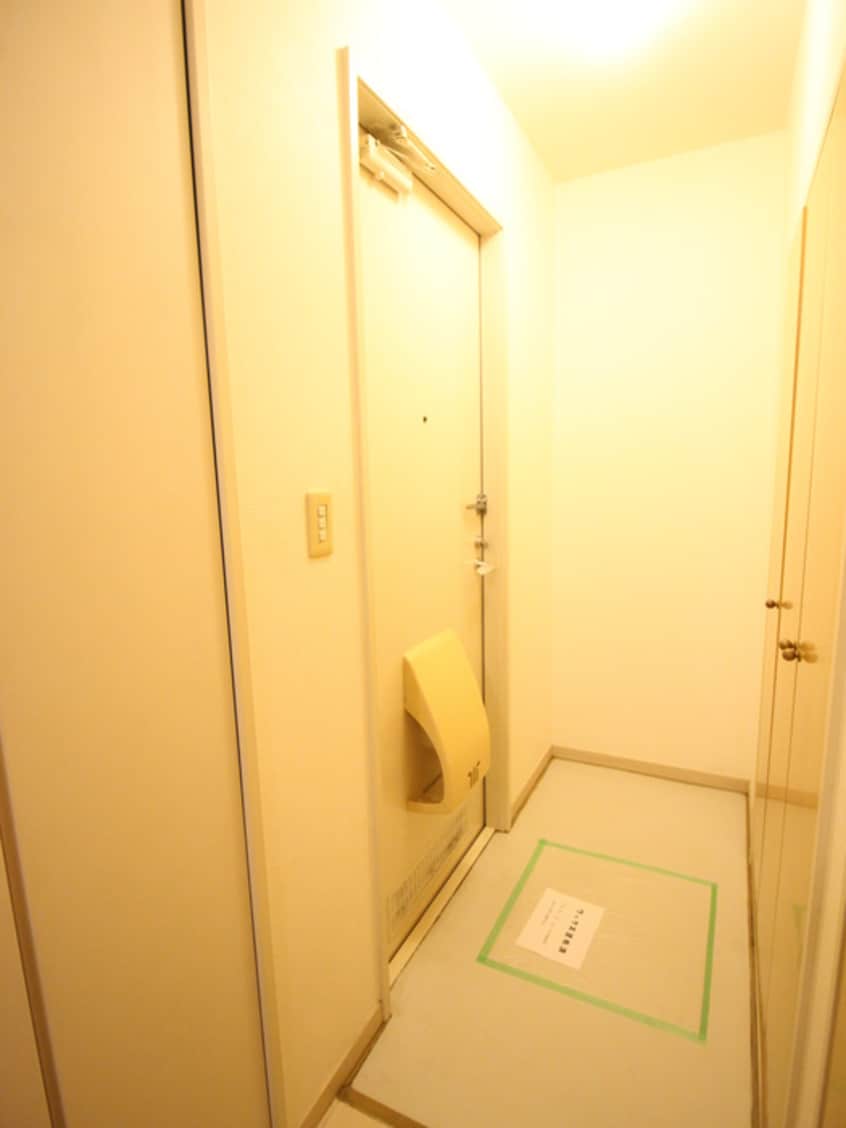 玄関 ア・ネスタＢ棟