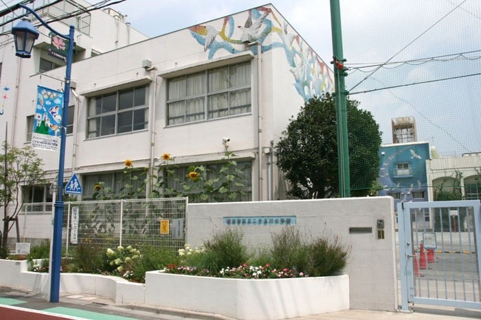 二子玉川小学校(小学校)まで297m 第二玉川グランドハイツ