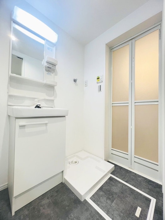 洗濯機置場 ラリヴィエールテール稲毛