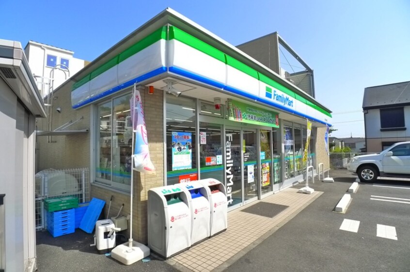 ファミリーマート 市川宮久保店(コンビニ)まで660m ネオグランドールＡ