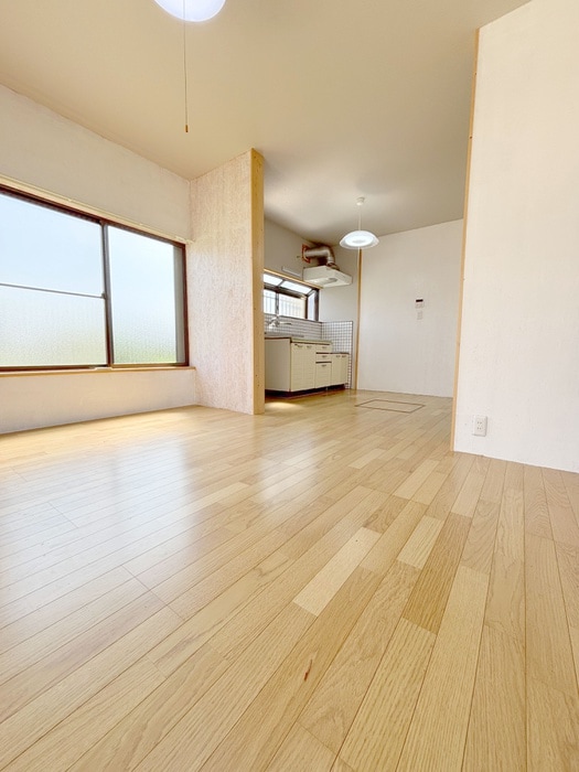 居室 ササヤマササオ