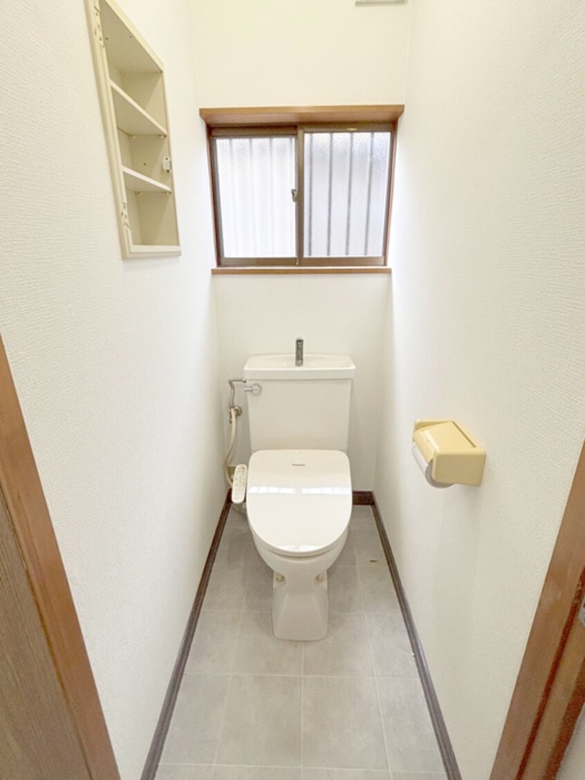 トイレ ササヤマササオ