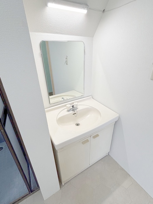 洗面 ササヤマササオ