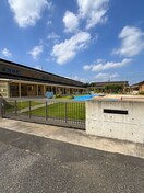 中央幼稚園(幼稚園/保育園)まで71m ササヤマササオ